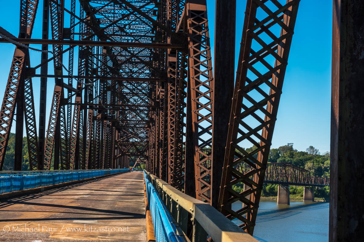 chain of rocks bridge